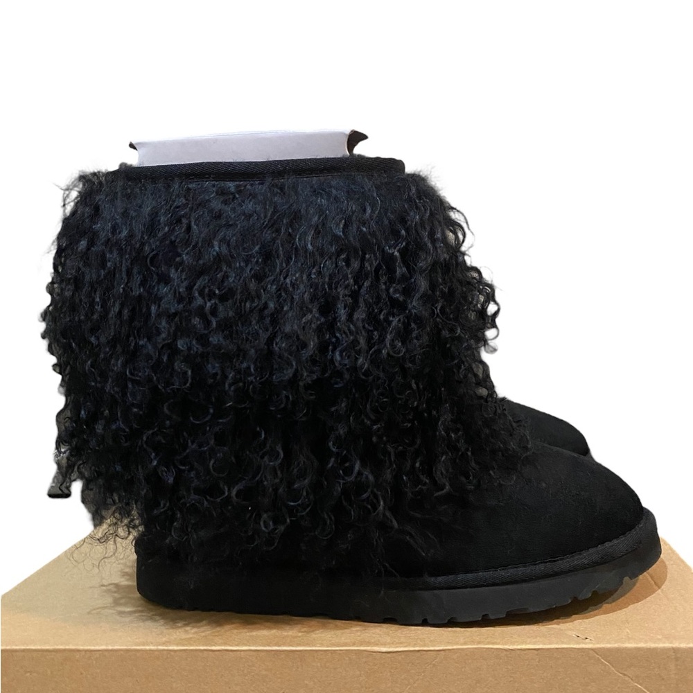 UGG Short Sheepskin Cuff Boot